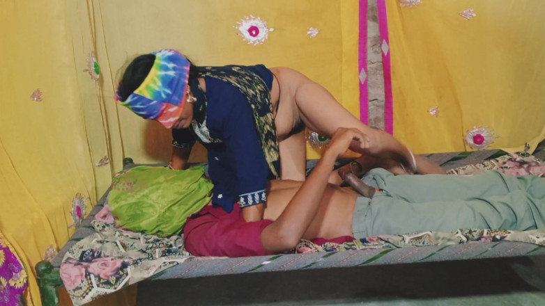 Amrita32: Sexy indická desi nevlastní švagrová a švagrová žhavý sex