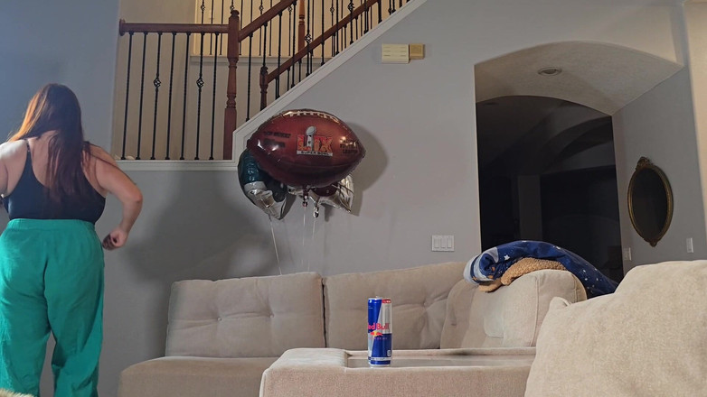 Annabelle Rogers: 欲求不満な継母が継息子とふざけ合う