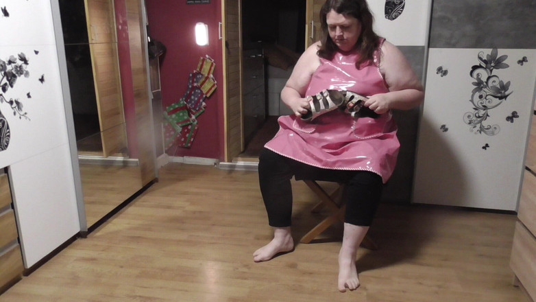 tammara big: W Gumowym Fartuchu Spłaszczam Kapcie