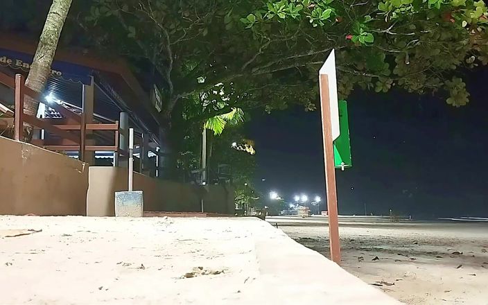 Marcosninfo: La gente en la playa se asusta cuando me moja...