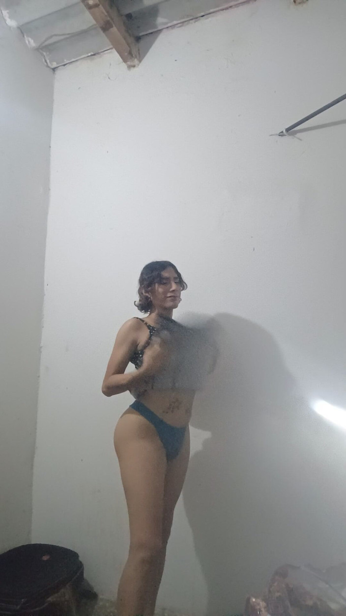 Femboy from Colombia: Dessa nya sexiga dansögonblick