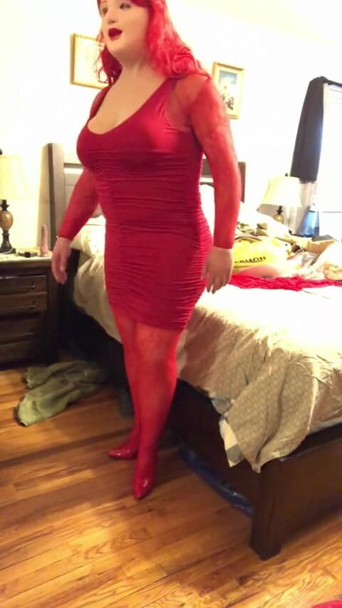 Deanna Doll: Deanna CD doll dengan gaun merah, bugil, dildo, muncrat!