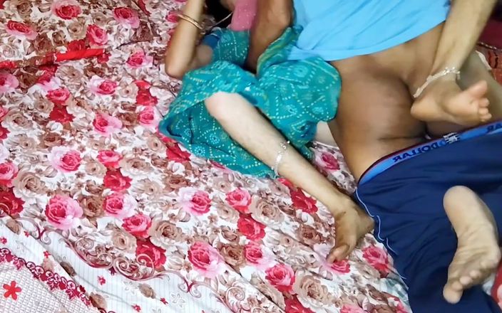 Ritu Rose: Ateşli seksi hintli yenge ko ghar par akeli dekh kar...