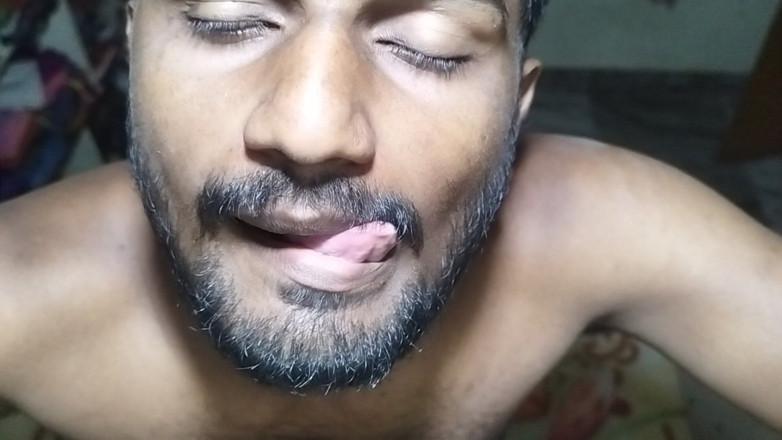 KUMBHA MANOJ KUMAR: Velký drak v noci lovecké sperma realizovaný v posteli