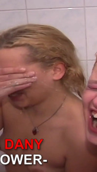 Golden Shower with Teen Nathalie & Dany Sun