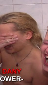 Golden Shower with Teen Nathalie & Dany Sun