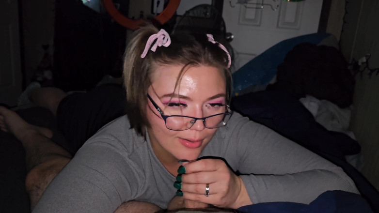 Funhousewife69: Nová kompilace výstřiků pořízených výstřelem do pusy, prsa a zadek...