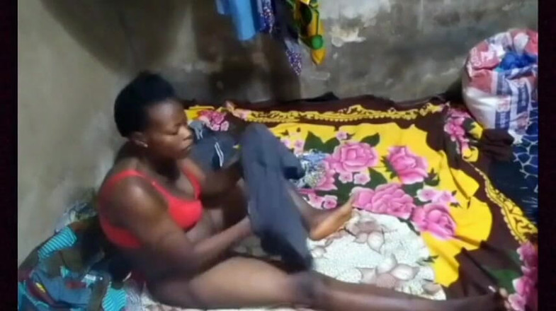 Pornsexlive: Šukám svou tchýni, která už na mě čekala na mé posteli