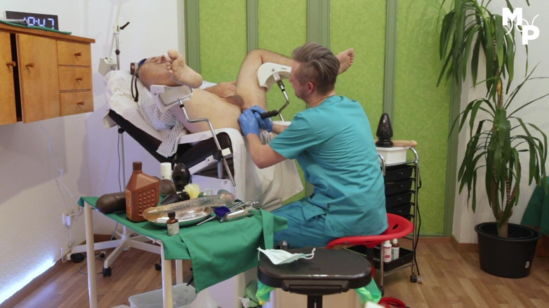 Marcus Pollack Gay: Kinky doctor stuffes ass with his hands and silicone toys