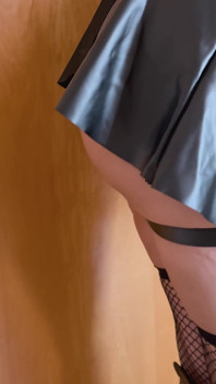 Bondage dominazione femminile: guinzaglio, gag del pene e sospensione della porta. Jezebel parte 1 (4k +bts)