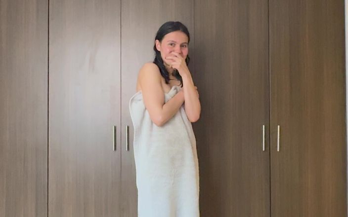 scarlettandc: Người phụ nữ dọn dẹp của tôi học cách xoa...