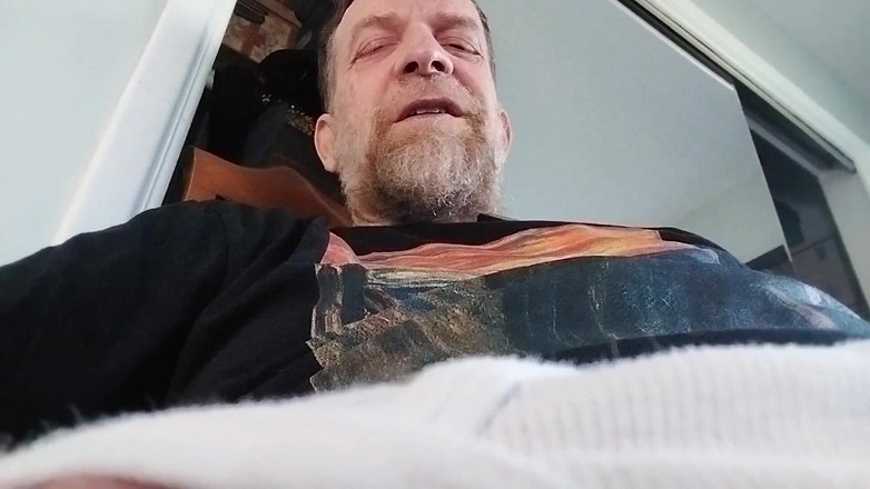 Hairyartist: Encolhendo o irmão mais velho