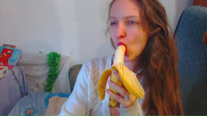 AnnaNotIdealAngel: Banan avsugning och rött naturligt mycket långt hår och blå...