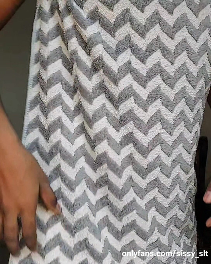 Sissy Slut Simran: Desi minik klitoris kadın kılıklı simran femboy twink'in günlük hayatı