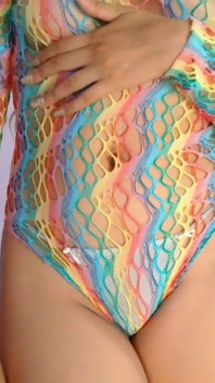 Splendida bellealiz nel suo costume da bagno colorato