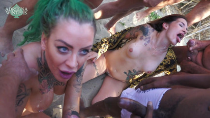 Adreena Winters: Public beach bukkake
