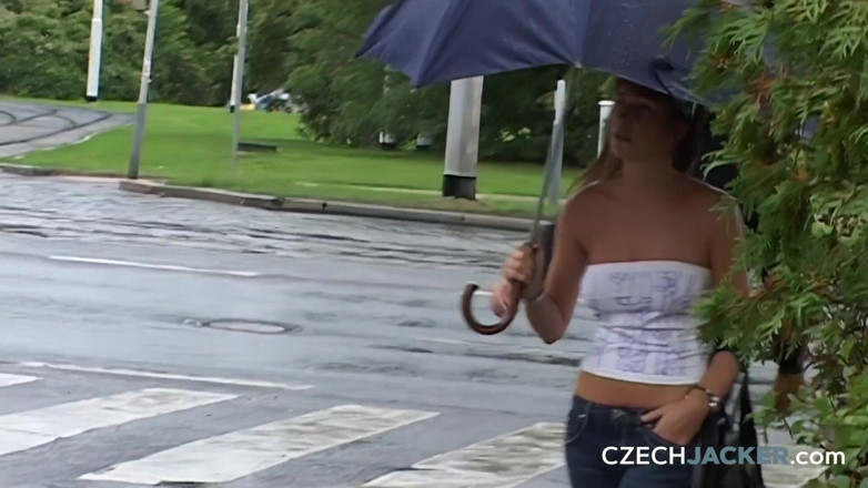 Czech Jacker: Tjeckiska Jacker 9: Bröst i regn - våt, tight och helt utsatt