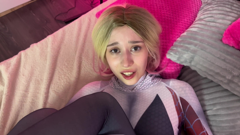 HannahKim: Gwen Stacy me chupa e me dá em todos os...