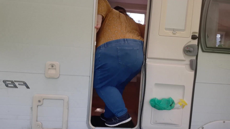 SSBBWLadyBrads: SSBBW kontra małe drzwi
