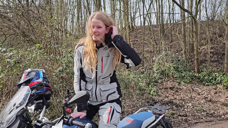 Bikergirl_97: Перше відео на моєму велосипеді