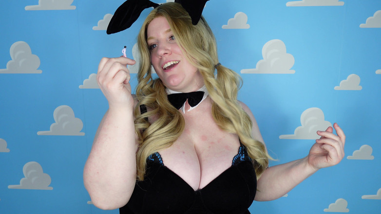 Julie Bliss: दिग्गज Bunny bliss - जांघ क्रश और चूत घुसाई
