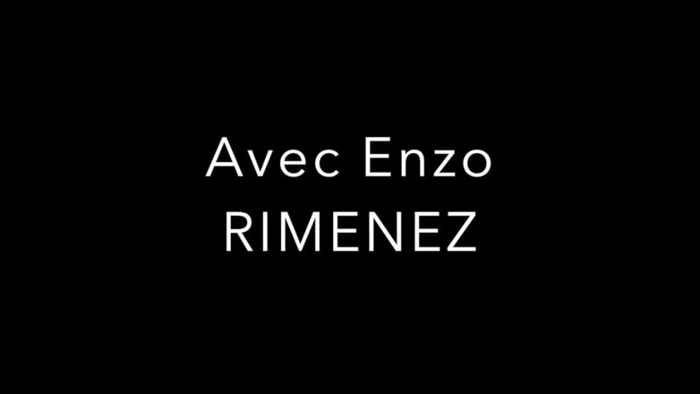 Enzo Rimenez: Sexy bisexuel scopata in un imbragato da Enzo Rimenez