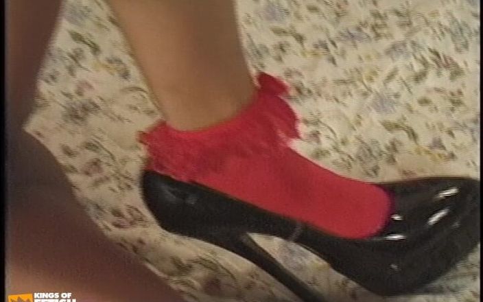Pregnant and Horny: Negresa însărcinată este pizda ei păroasă pompată tare de un bărbat...