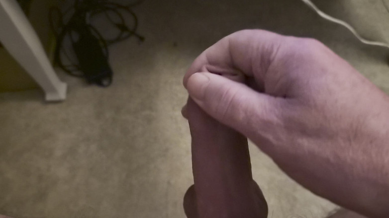 Pellefnatt: Mijn vriend zit in een stoel en trekt zijn pik...