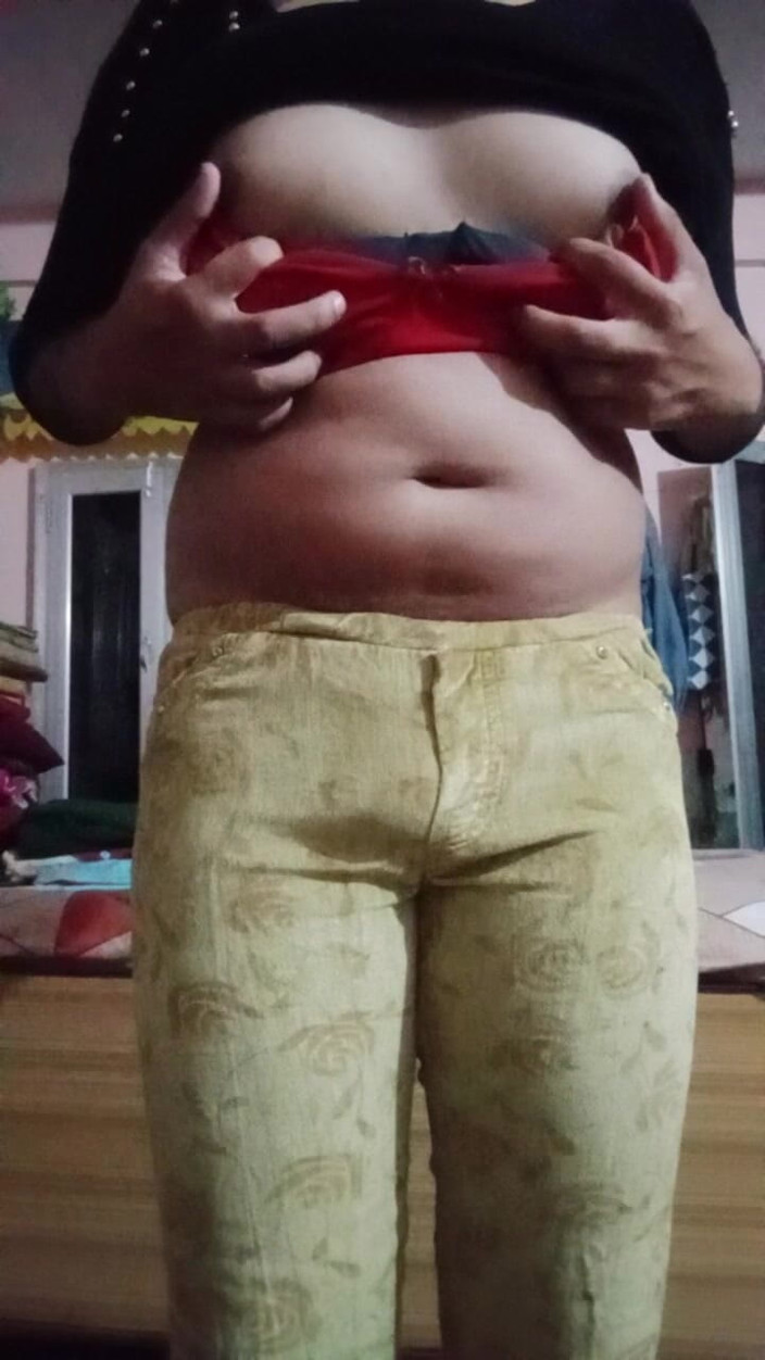 Gaurisissy: Indian Gay Crossdresser Gaurisissy Pressing and Playing with Her Big...
