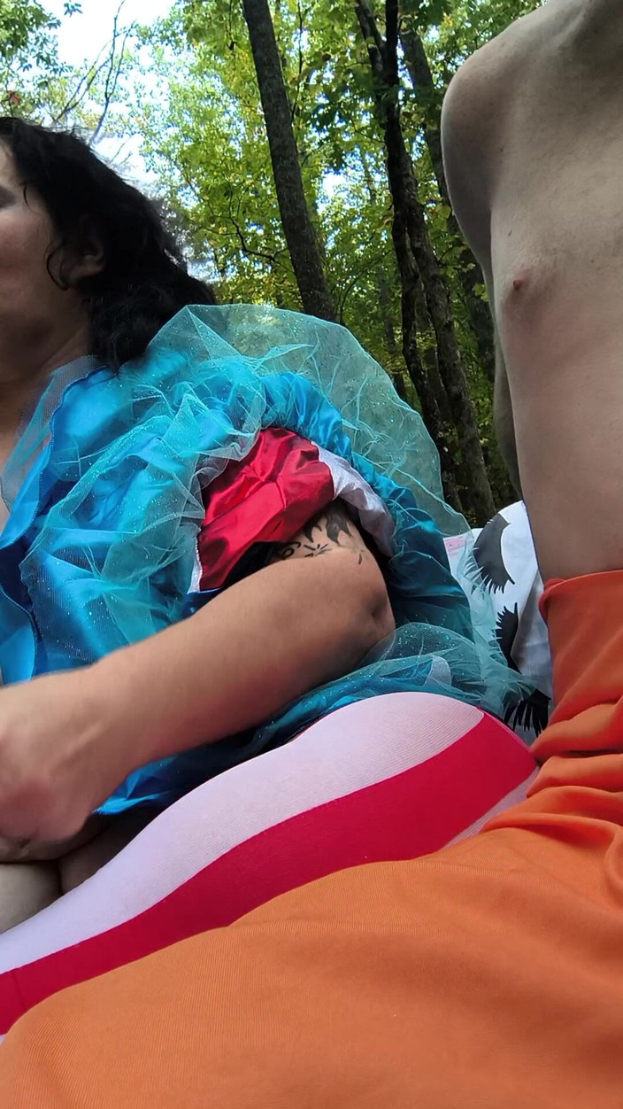 HerculesnVENUS: Aktris nakal ini kabur dari luar ruangan sambil ngabisin memeknya