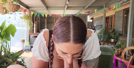 Princess Poppy: Mohu ti sloužit - oktoberfest kouření