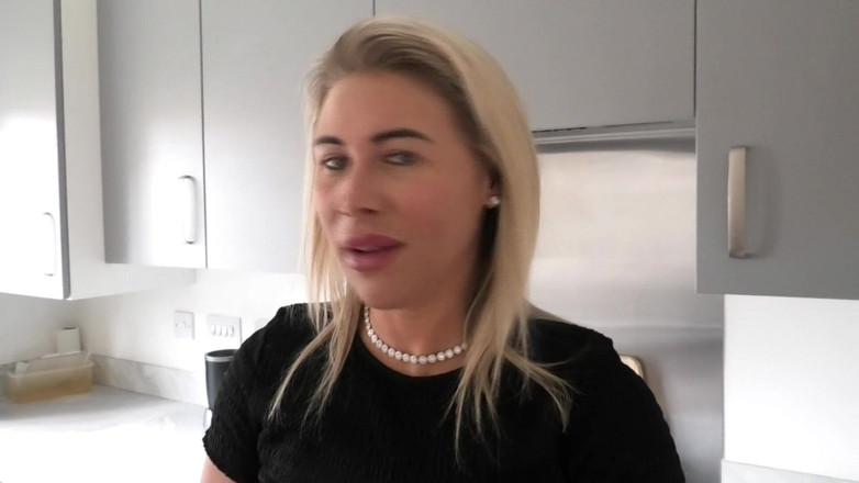 CALLIE ROKS: Caseras desapareciendo ropa desnuda mujer avergonzada