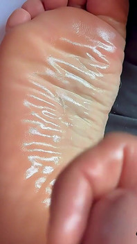 Cum on Sexy Oiled Soles Close up Real Amateur Footfetis POV