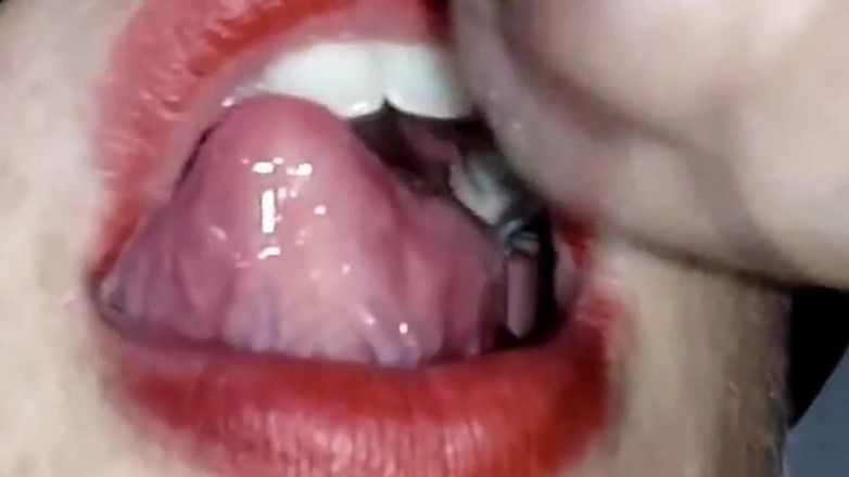 Minhaesposaparaoutro: Грязная жена желает