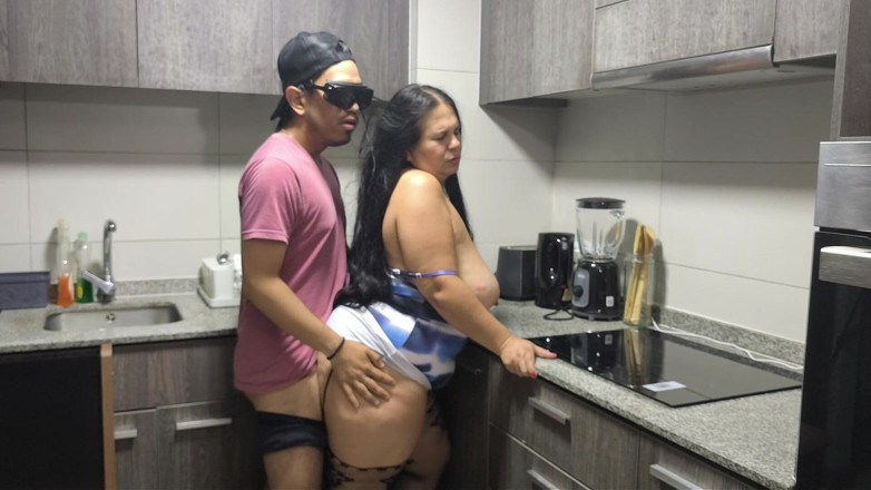 Riderqueen: 새엄마와 큰 자지 - 팬을 위한 비디오