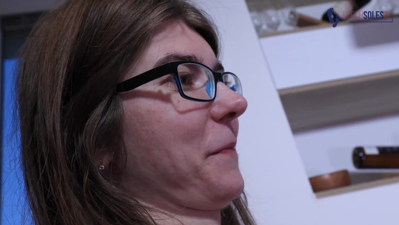 Czech Soles - foot fetish content: 長いつま先からデザートを舐め、大きな足を崇拝