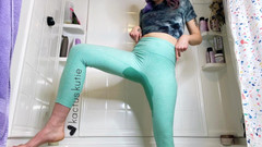 kactus kutie: Pisciare i miei leggings + Cavalcare un dildo