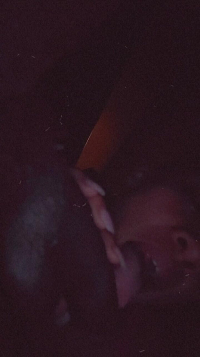 SexLoveRed: Kouřím ho minutu