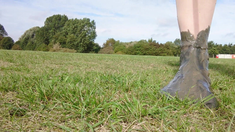 Footfetish: Em Meias Finas No Mar De Wadden De Wangerland