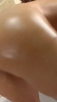 Lexi lockhart si gadis remaja semok lagi asik ngentot di kamar mandi sampai muncrat banyak banget