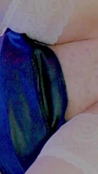 Orta yaşlı seksi kadın benim için fışkırtıyor o ıslak kremsi amcığı sert sikiyor
