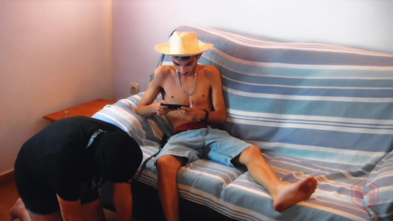 Str8 to gay: Охранник лагеря хотел пососать