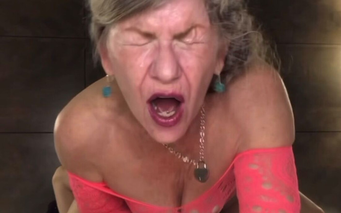 MaXXXimumMilf: 69 penghisap zakar vs. penjilat pepek! Maxxximummilf