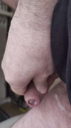 Pellefnatt: Mein Freund sitzt auf einem Stuhl und wichst mit seinem...