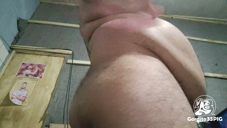 Gordito33PIG: 太った欲深い豚の腹のクローズアップ