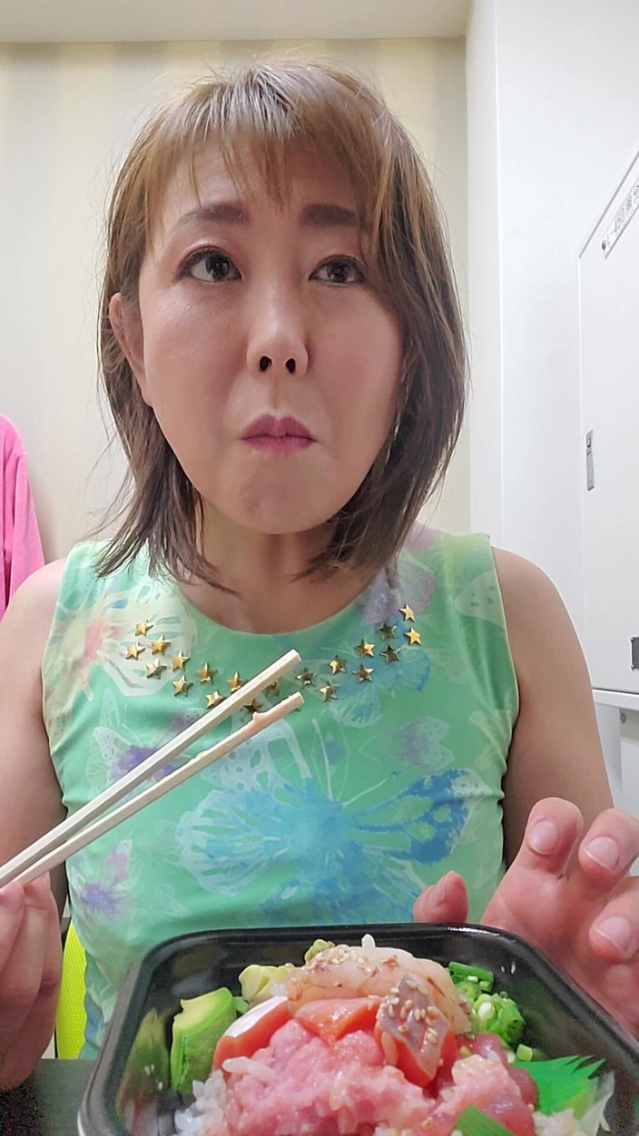 Mayumi Kanzaki: Lunchtime