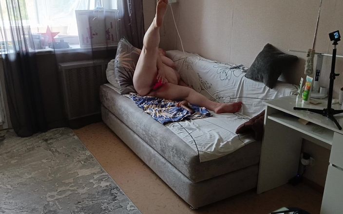 Zona901: Iubita nesătulă își masturbează pizda în orice moment liber