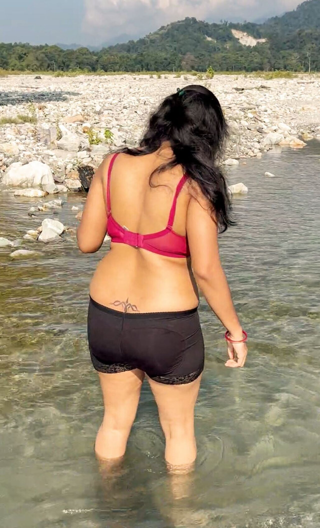 Outdoor Dare in Nature. (Hot wife sumi) Outdoor Dare in Nature. (Hot wife sumi)