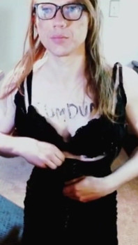 Trans Sissy Prima zi ca sclav sexual