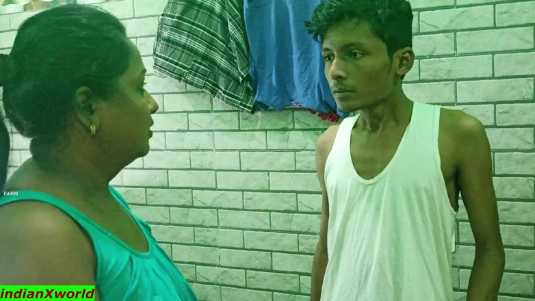 Indian Xshot: Юный паренек дези трахает возбужденную мадам дома